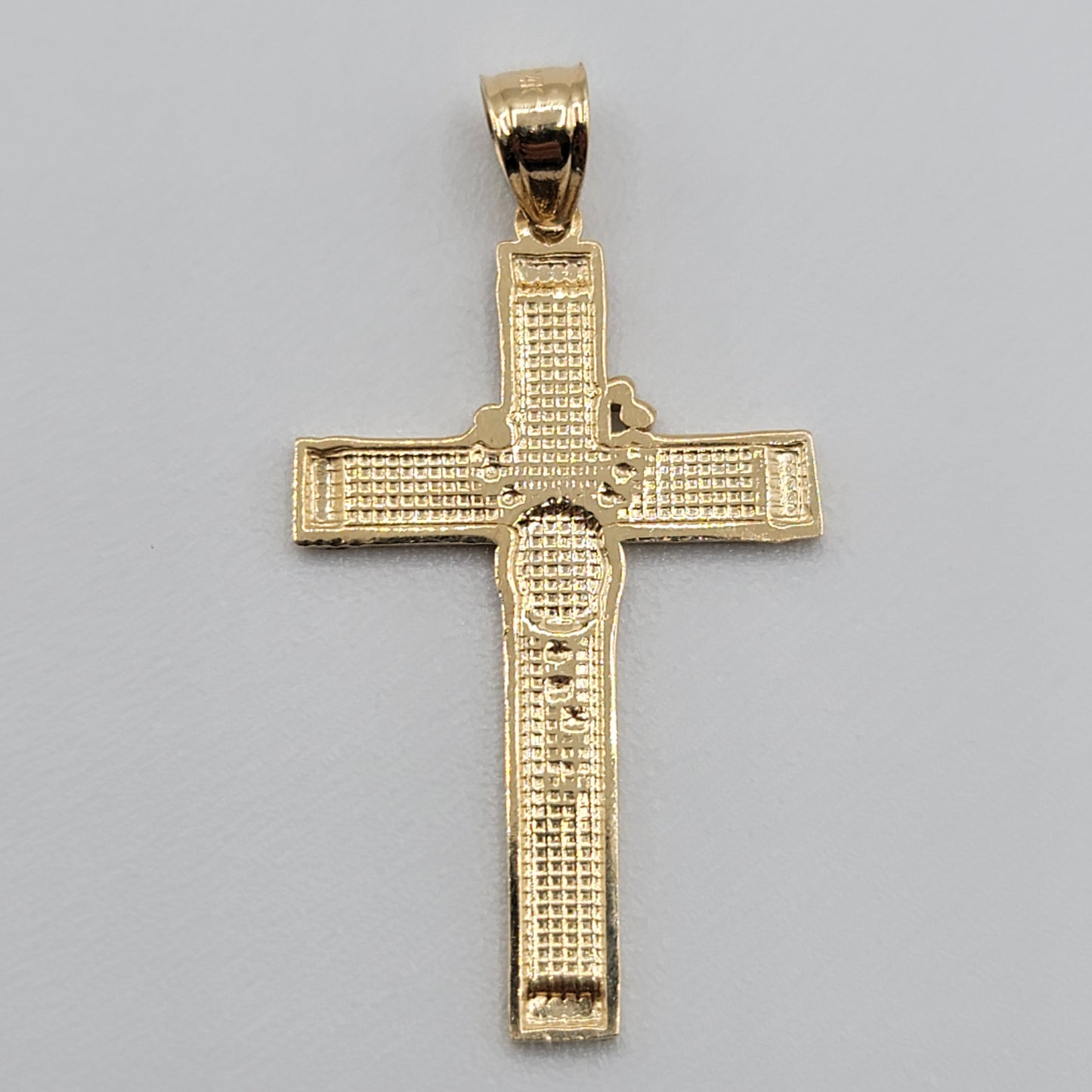 Dije Charm Oro 14k Cruz con Manto 108