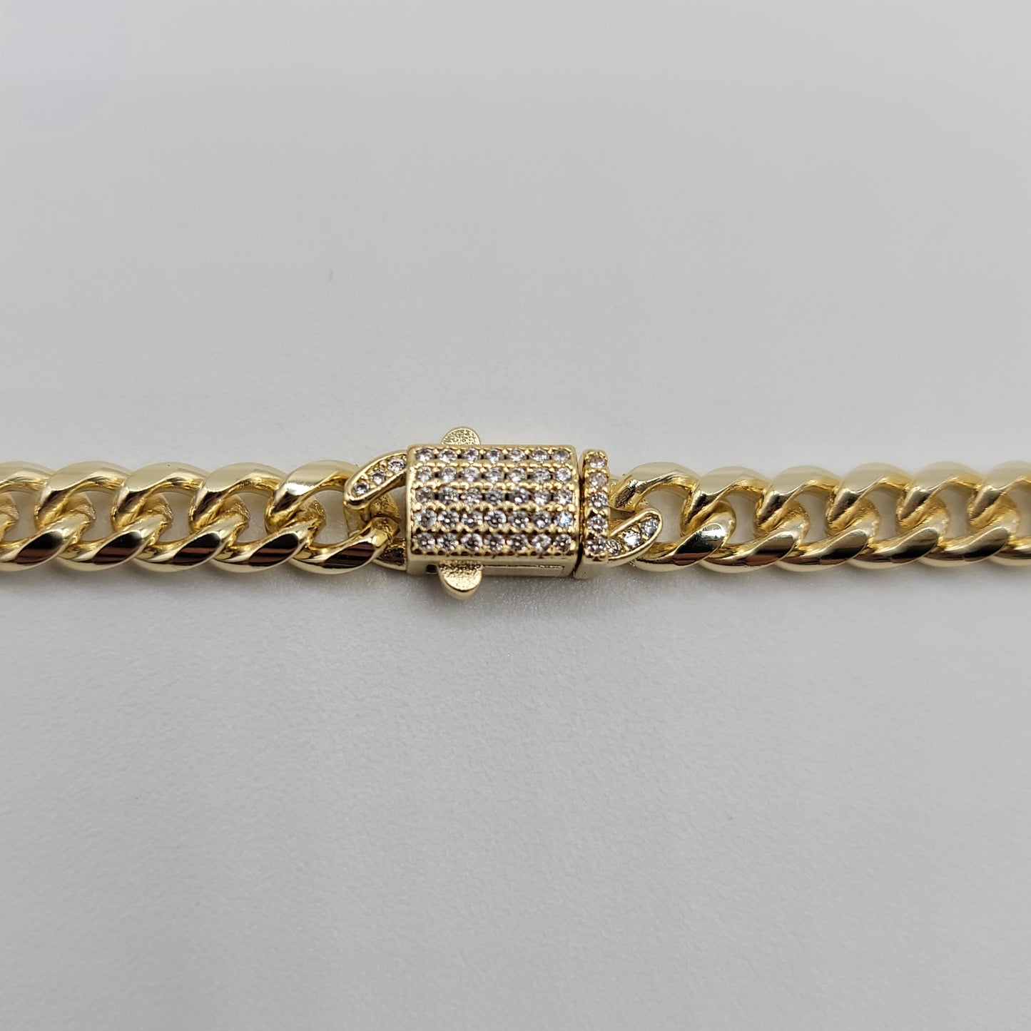 Cadena Gargantilla Cubana 16" Baño de Oro 14k