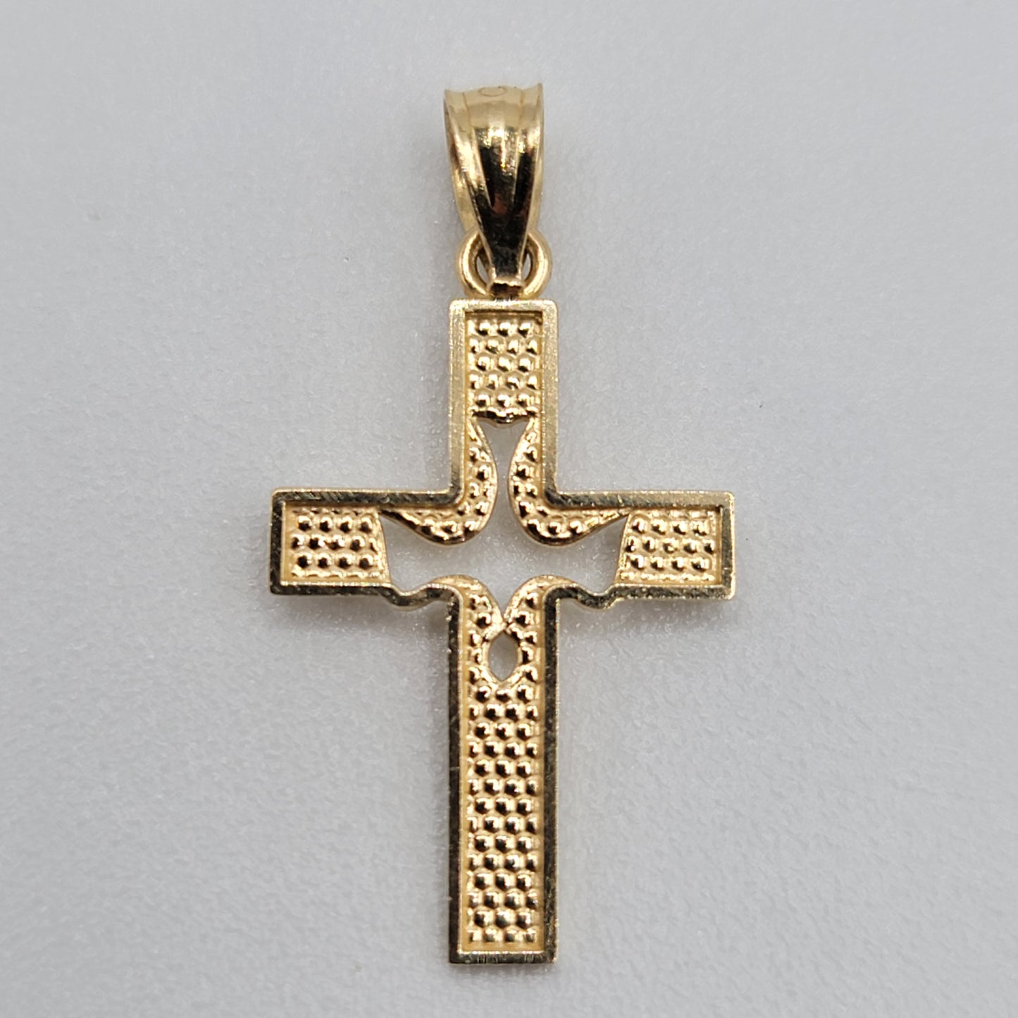 Dije Charm Oro 14k Cruz con Espiritu Santo 109